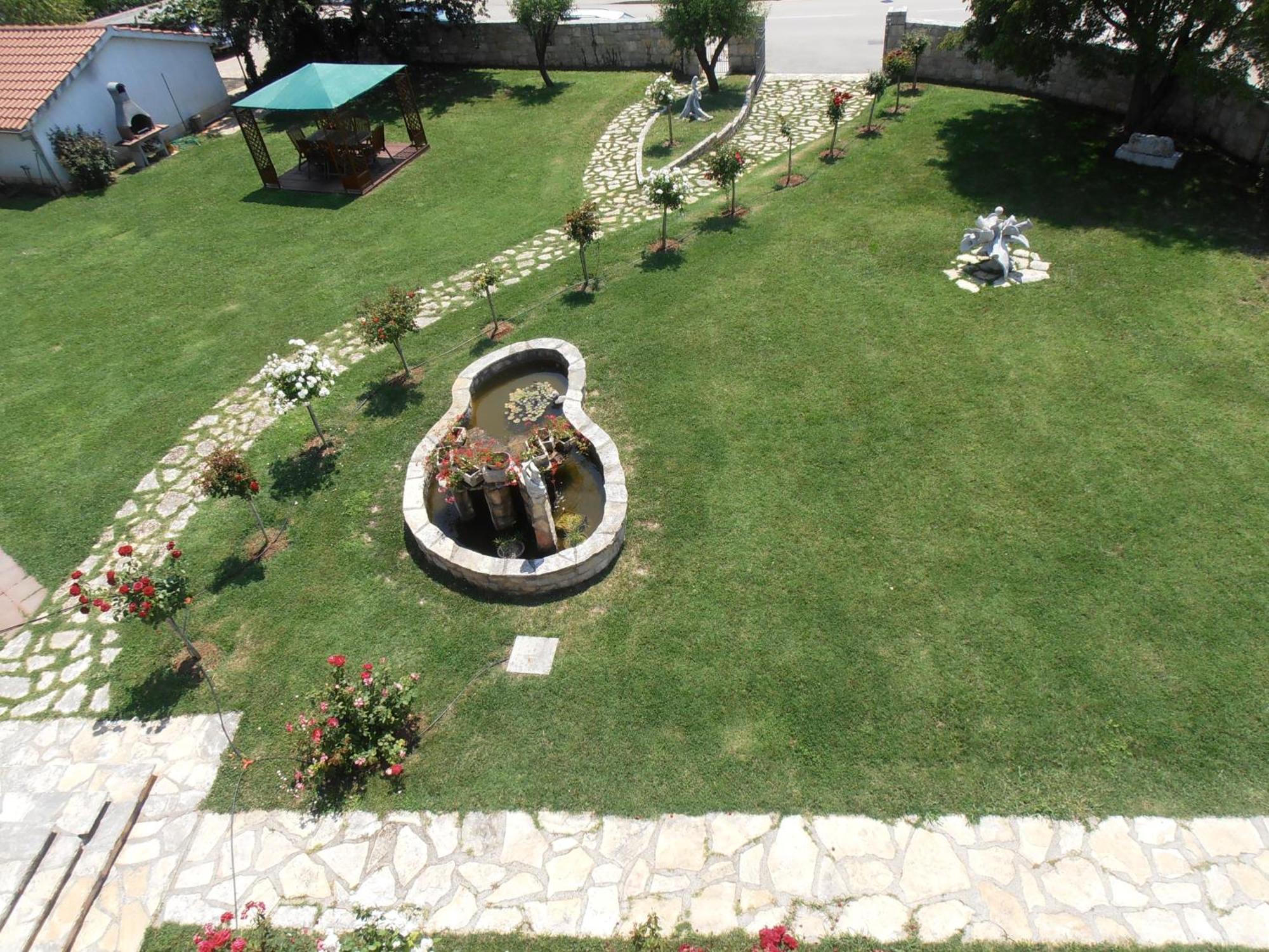 Villa Linet فونتانا المظهر الخارجي الصورة